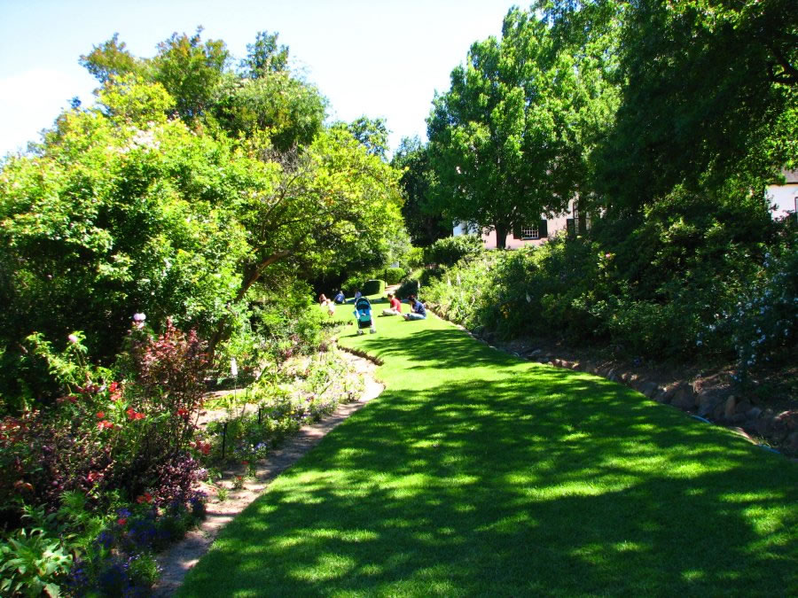 Boschendal Wine Estate / Boschendal Rose Garden.JPG